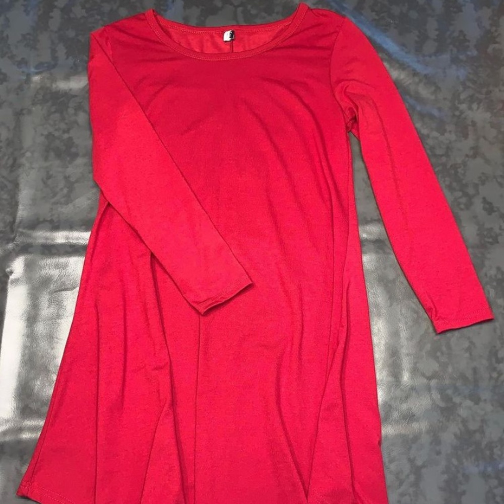red long sleeve mini